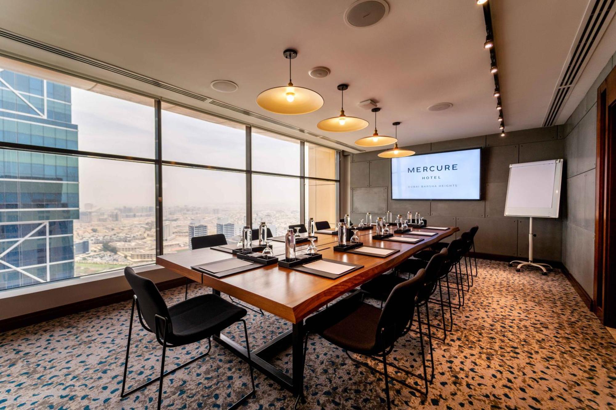 Hotel Mercure Barsha Heights And Dubai
