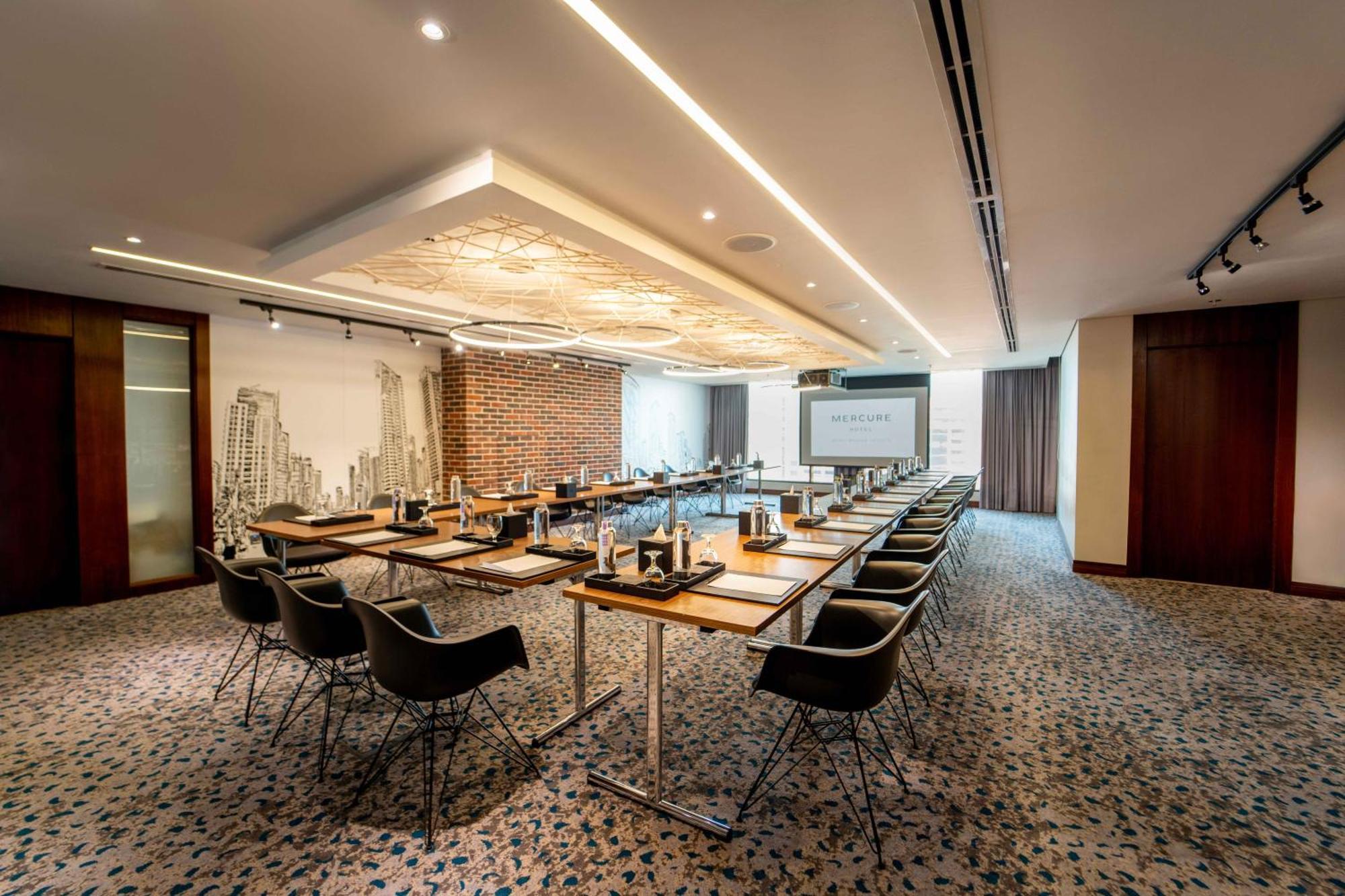 Mercure Barsha Heights And 4*