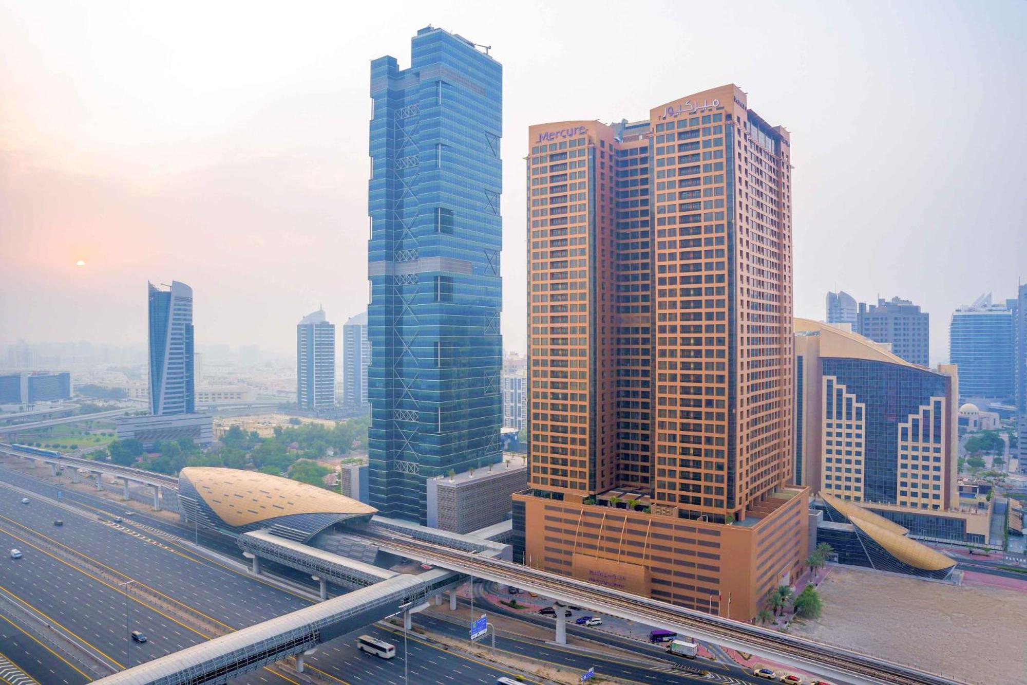 Mercure Barsha Heights And होटल 4*