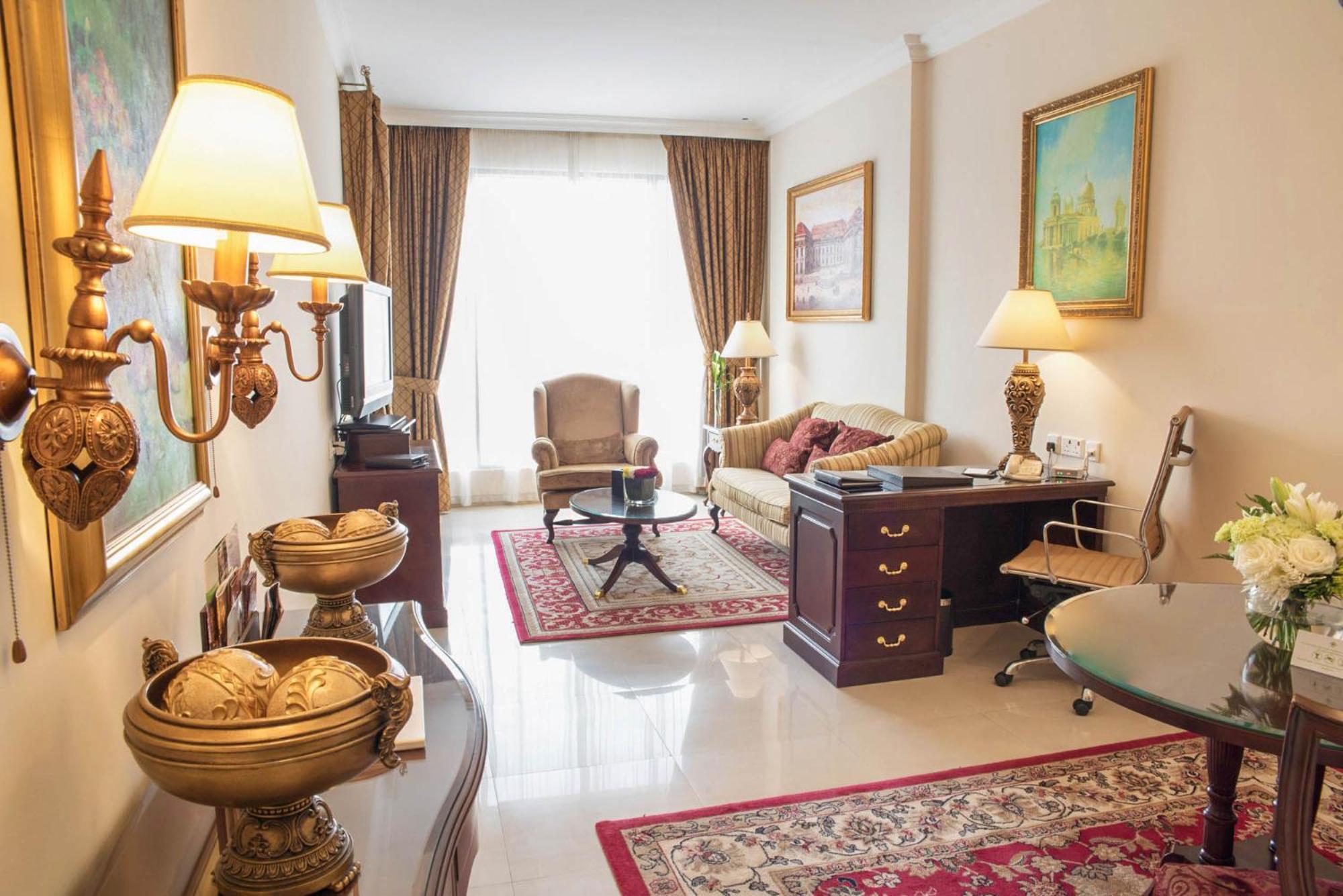 Mercure Barsha Heights And Отель Дубай
