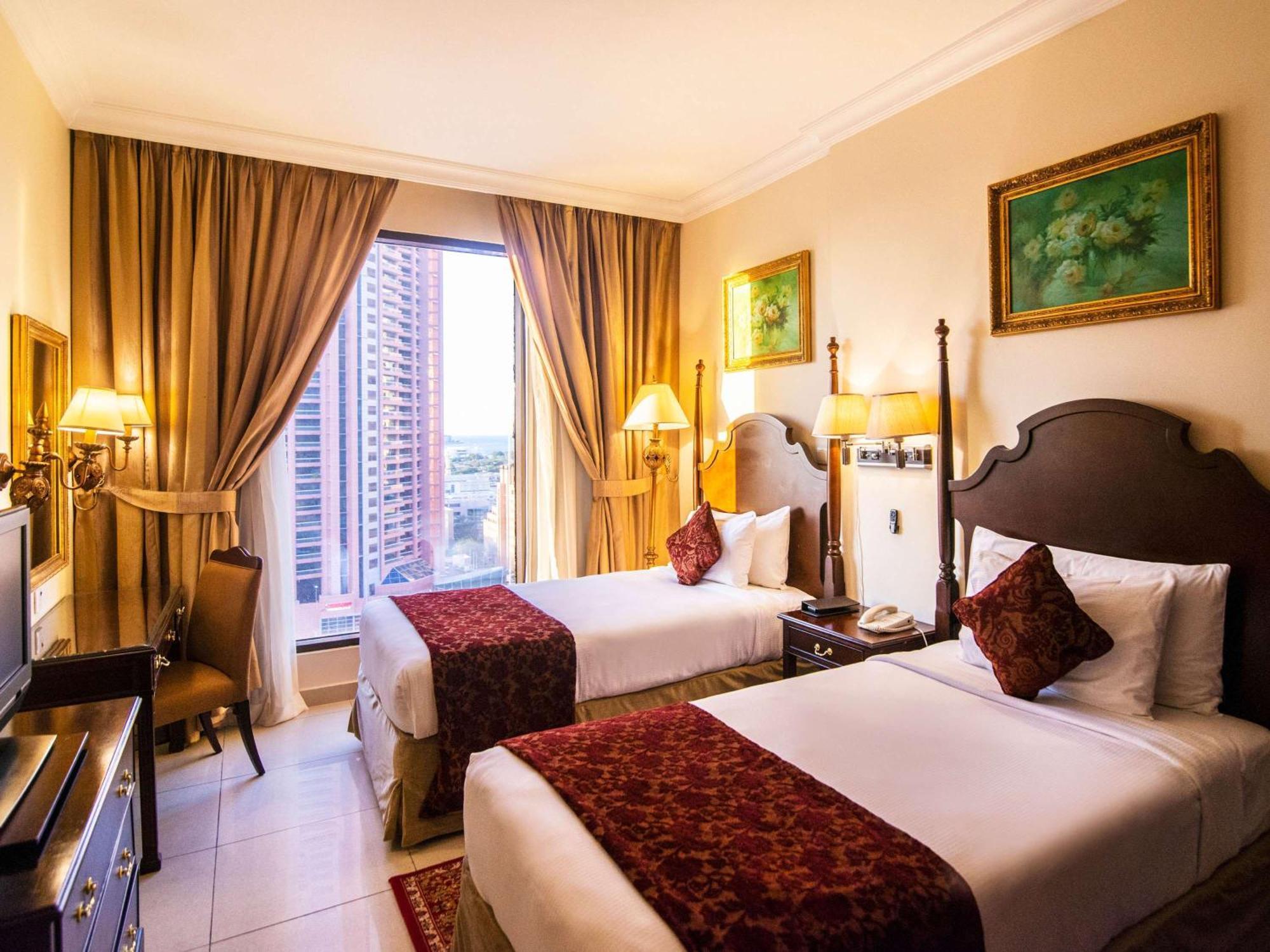 Mercure Barsha Heights And Отель